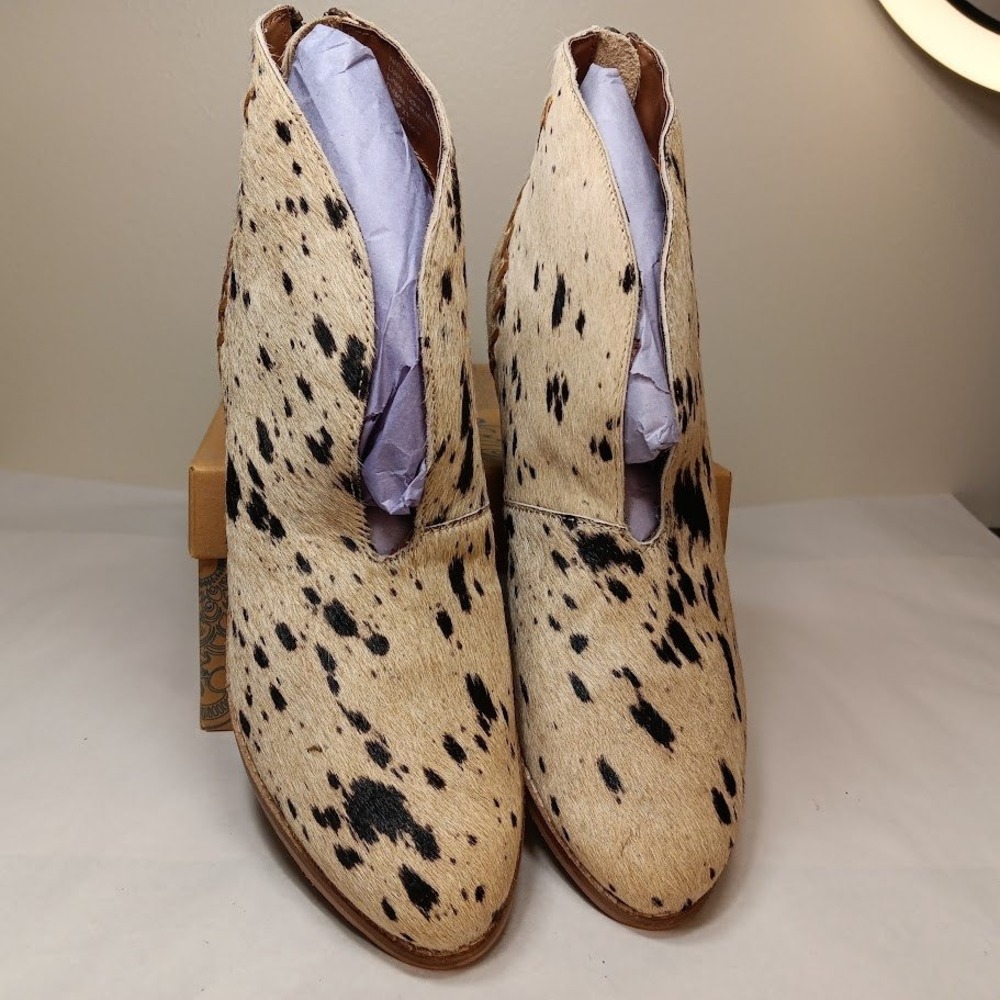 Naughty Monkey All Roads Booties Women 8.5 Black White Excellent Cow Print Hair - Picture 5 of 9